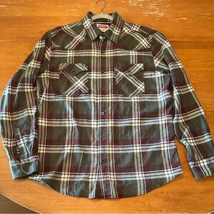 Wrangler Green and Burgundy Plaid Flannel Button-Down Shirt. Size 44. No label.